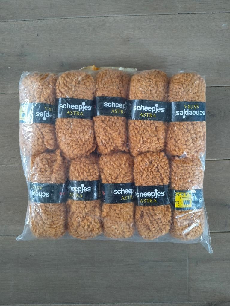 1 pak Breiwol Scheepjes ASTRA, Hobby en Vrije tijd, Breien en Haken, Ophalen, Zo goed als nieuw, Breien of Haken