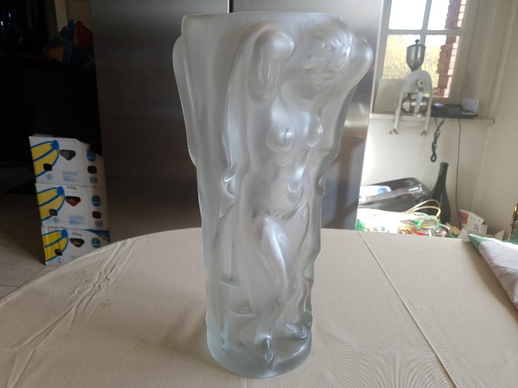 Vase en cristal unique avec deux statues de femmes nues., Antiquités & Art, Enlèvement