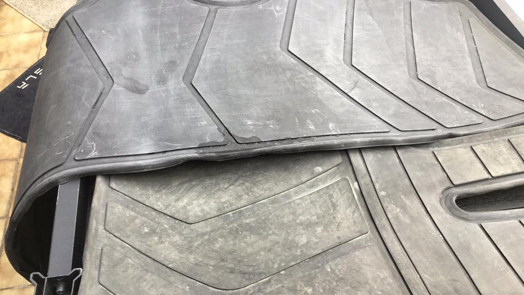 Tapis de sol Tesla Y, Autos : Divers, Tapis de coffre, Enlèvement, Comme neuf