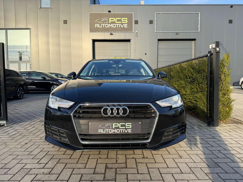 Audi A4 A4 Avant 2.0 Benzine + Elektrische TFSI ultra / Nieu, Auto's, Gebruikt, 4 cilinders, 1984 cc, Zwart