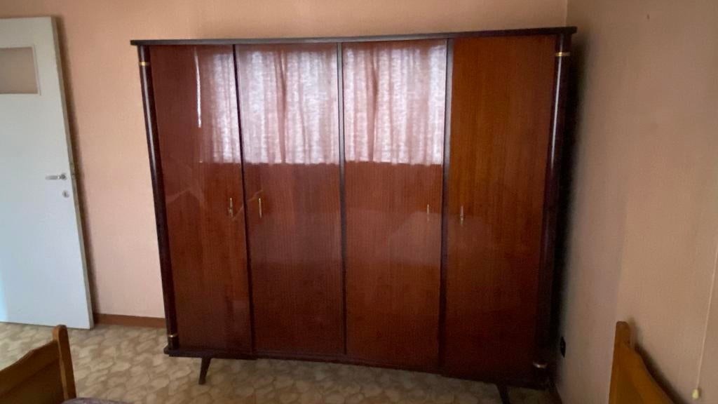 Antieke kleerkast, Ophalen, Gebruikt