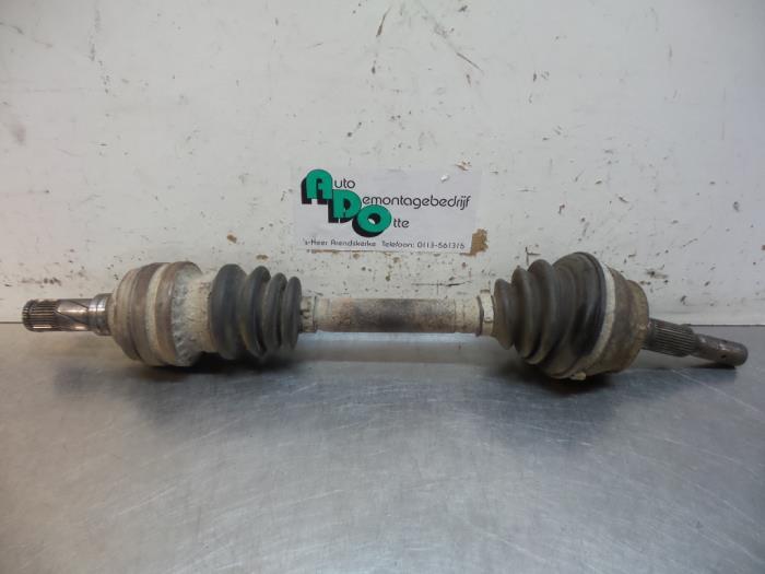 Aandrijfas links-voor van een Opel Kadett (Kadett E 84-), Gebruikt, -, -, Ophalen of Verzenden