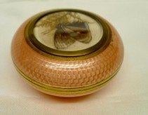 Tabatière française en magnifique émail guilloché rose, Antiquités & Art, Enlèvement ou Envoi