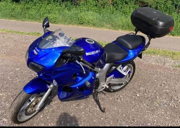 Suzuki sv650s 17700 km, Motos, Motos | Suzuki, Permis Moto A, Plus de 35 kW, 2 cylindres, Particulier