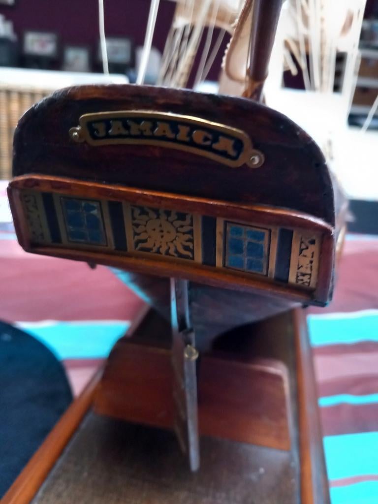Amati Hms Jamaica, Ophalen