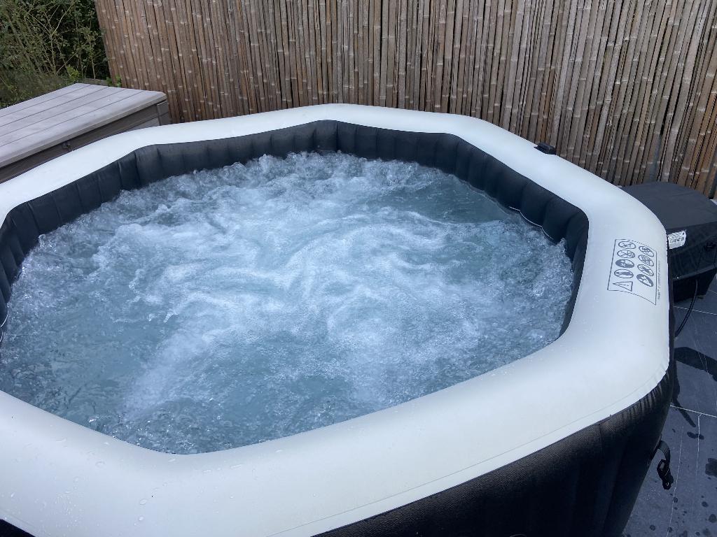 Intex PureSpa Jet & Bubble DeLuxe - 6 personnes - Ø 218 cm, Jardin & Terrasse, Bains à remous et Spas, Comme neuf, Fixé, Couverture