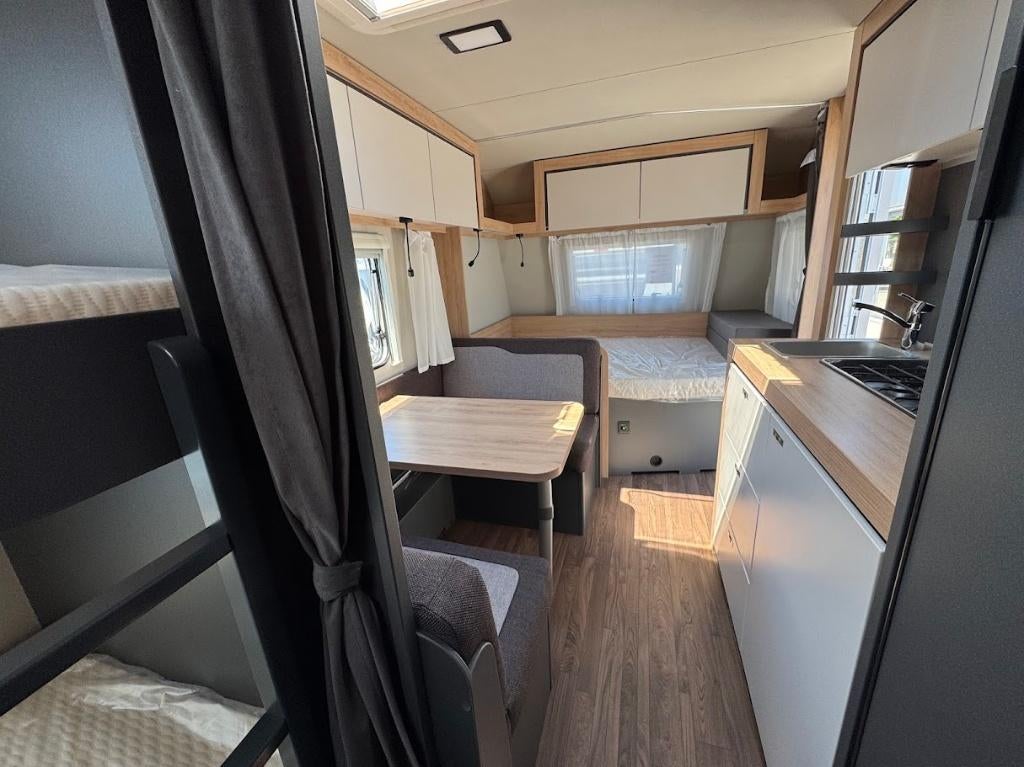 Knaus Sport 500 KD mover,luifel, Caravans en Kamperen, Caravans, Vast bed, 75 kg, 7 tot 8 meter, Bedrijf