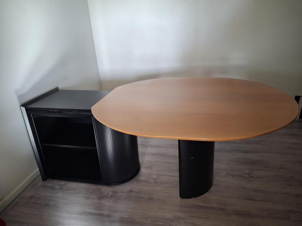 Leolux bureau en 2 stoelen, Ophalen