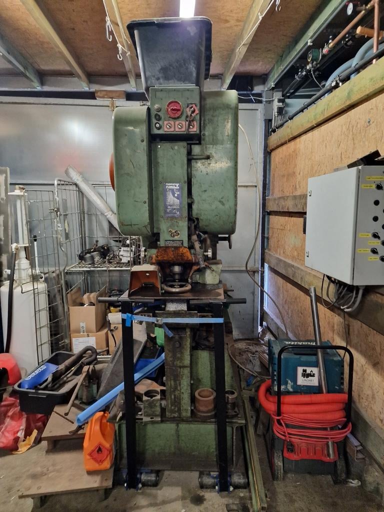 Zware peddinghaus ponsmachine met heel veel stempels nieuw, Enlèvement, Utilisé