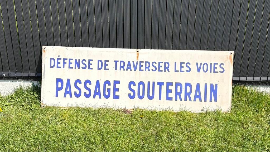 Plaque émaillée, Enlèvement