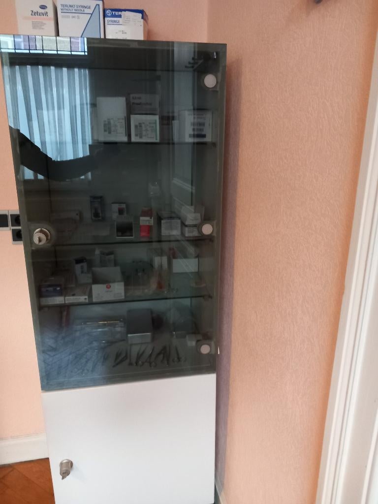 Armoire à pharmacie verrouillable en parfait état, Articles professionnels, Enlèvement, Utilisé, Armoire
