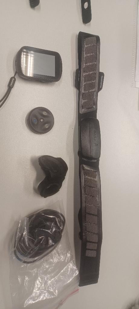 Garmin edge 130 hartslag sensoren lichten en steunen, Enlèvement ou Envoi, GPS, Utilisé