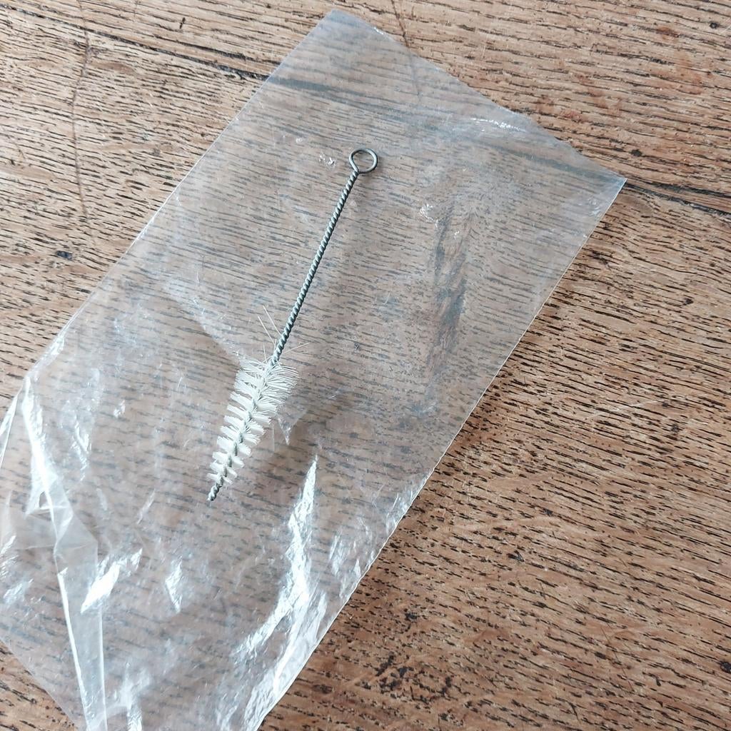 Brosse trompette, Enlèvement