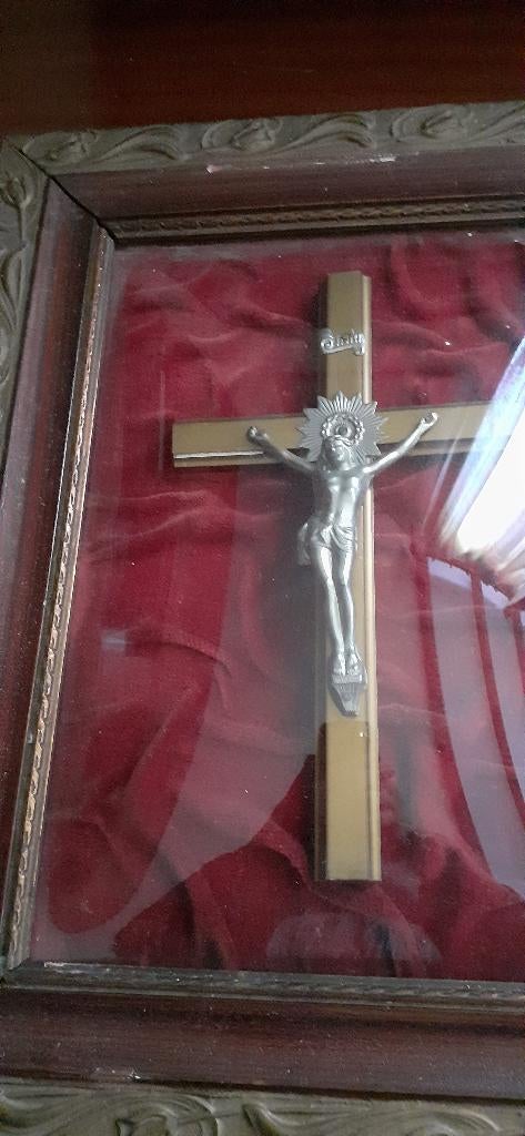 Antiek kruisbeeld in kader, Antiek en Kunst, Antiek | Religieuze voorwerpen, Ophalen