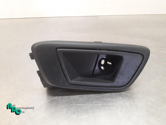 Poignée portière 4portes arrière gauche d'un Ford Fiesta, Autos : Pièces & Accessoires, Carrosserie & Tôlerie, Ford, Utilisé, 3 mois de garantie