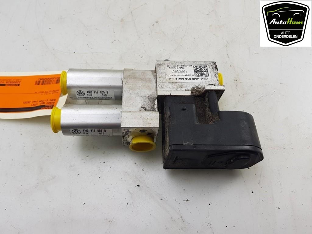 DIVERS Audi e-tron Sportback (GEA) (|4M0816682E|), Utilisé, Audi