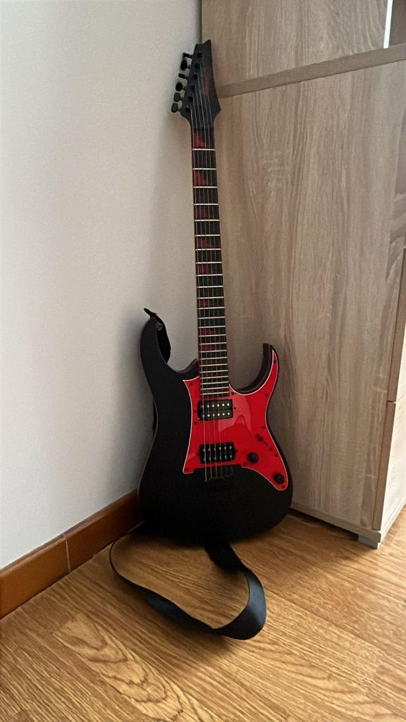 Ibanez GRG131 eletric guitar+ Marchell, Muziek en Instrumenten, Ophalen, Zo goed als nieuw