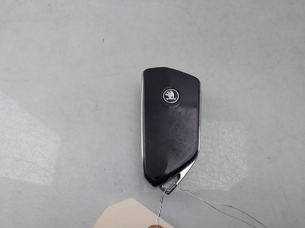 SLEUTEL Skoda Octavia Combi (NXAC) (01-2019/-), Auto-onderdelen, Gebruikt, Info@skoda-auto.de, Skoda, Max-Planck-Straße  3-5
64331  Weiterstadt, DE