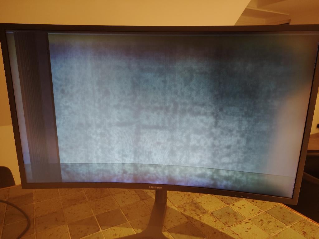 À VENDRE – Écran gaming Samsung C32HG70 32" QLED incurvé, Informatique & Logiciels, Moniteurs, Gaming, 1 à 2 ms, VA, Enlèvement