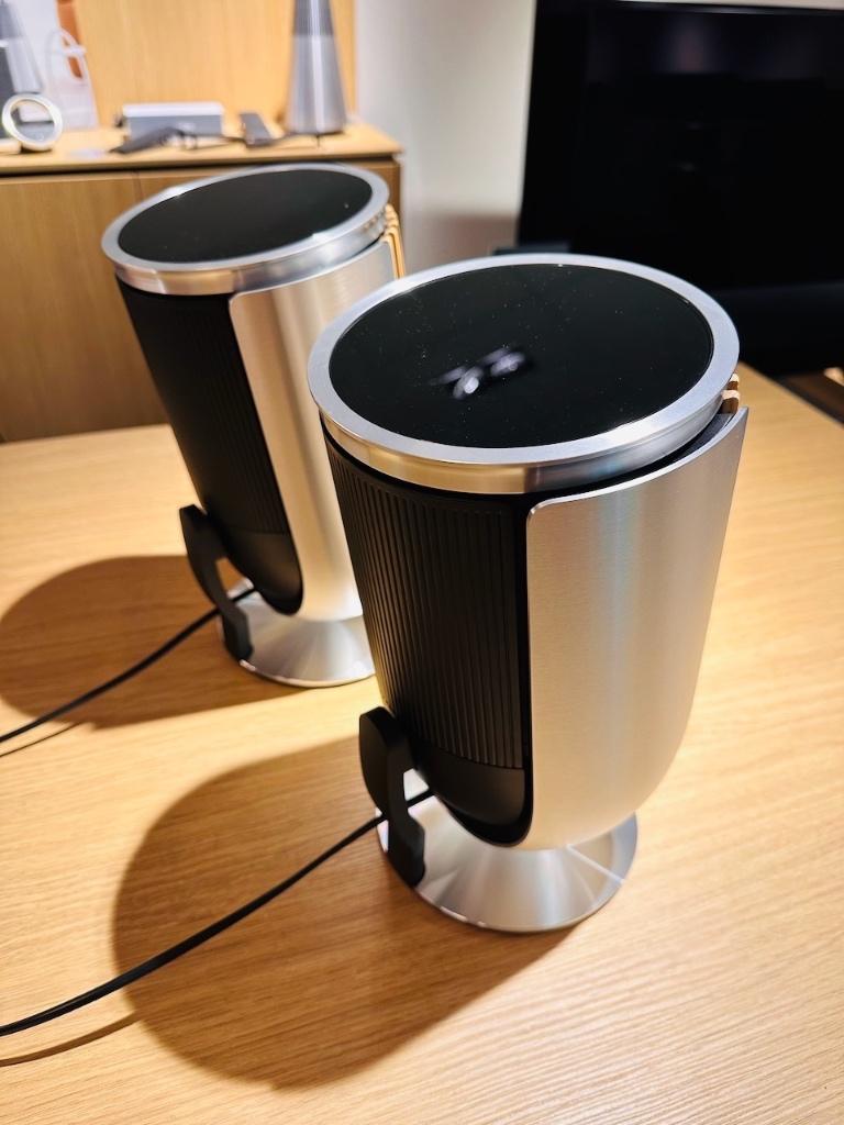 Bang & Olufsen Beolab 8 Alu met Oak of Light Oak covers B&o, Info@bang-olufsen.dk, Zo goed als nieuw, 120 watt of meer, Bang & Olufsen Alle 1 / DK-7600 Struer / Denmark