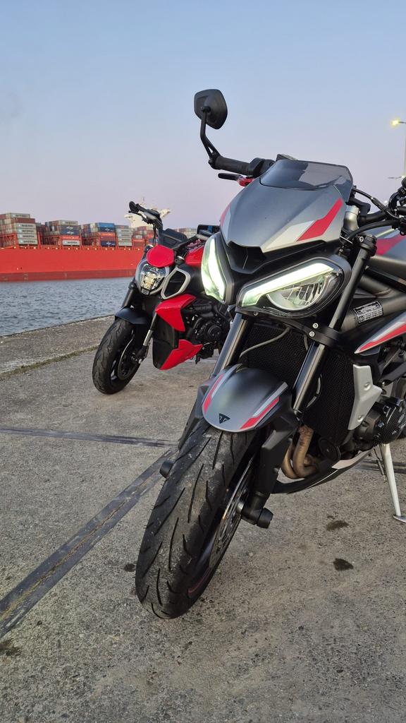 Motor Triumph Street Triple 765 R, Vélos & Vélomoteurs, Cyclomoteurs | Derbi, Enlèvement, Comme neuf