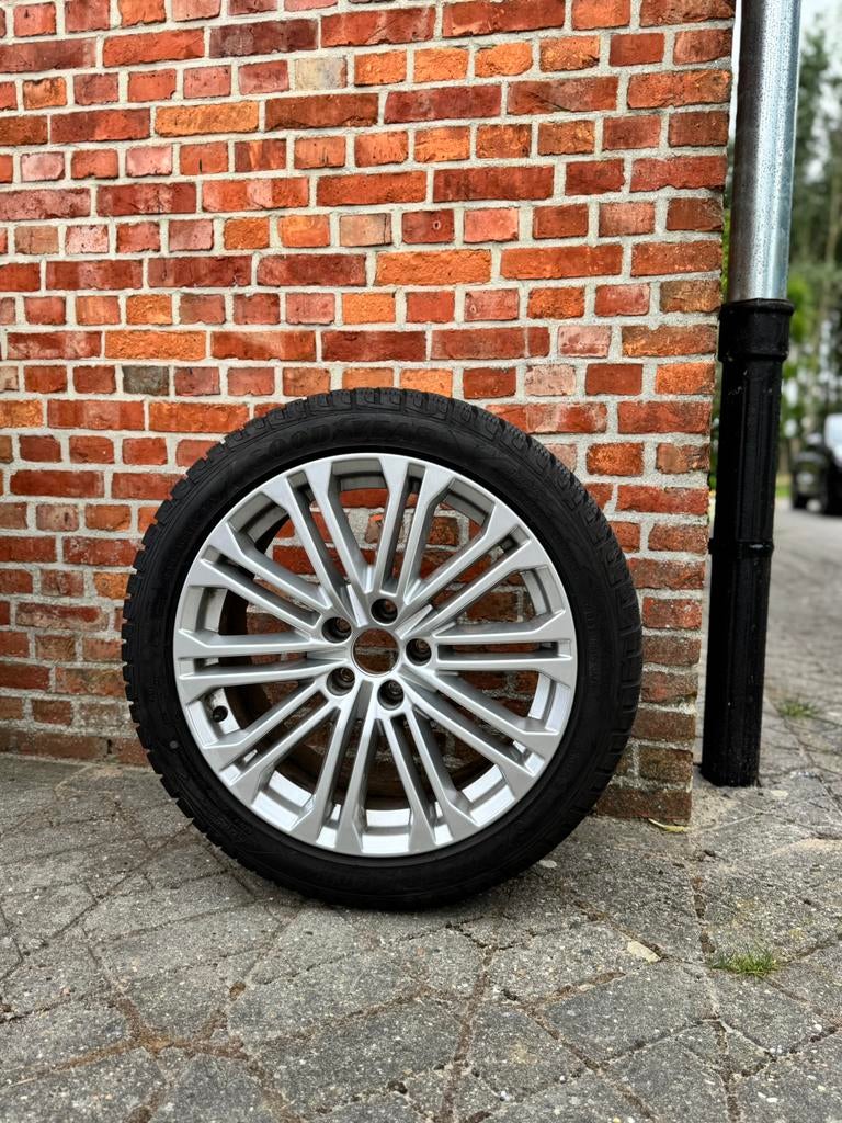 Audi a4/a5 winterset 5mm goodyear 245/40R18, Autos : Pièces & Accessoires, Pneus & Jantes, Véhicule de tourisme, Enlèvement, Utilisé