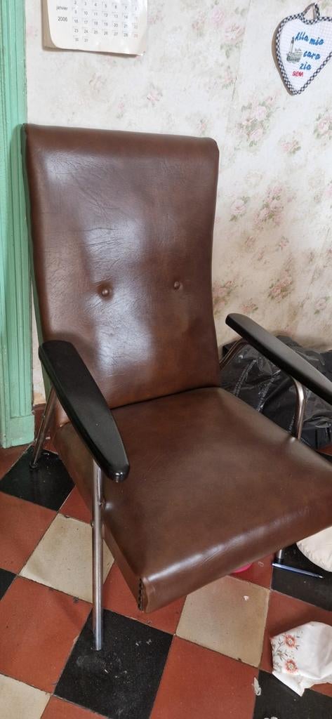 Fauteuil design, Enlèvement