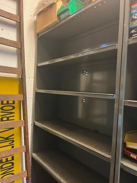 metalen rekken, Ophalen