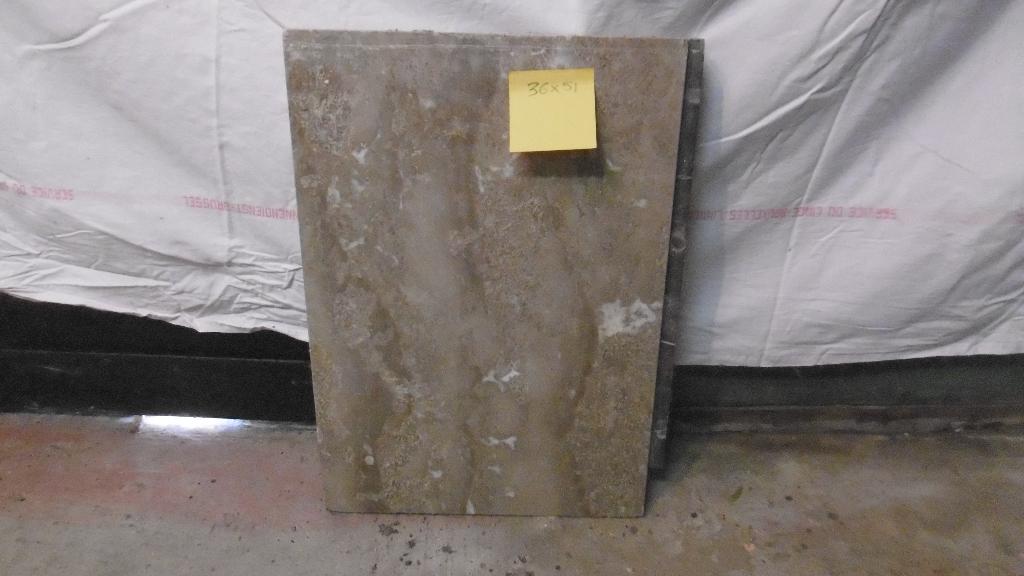 Plaques de marbres, Enlèvement