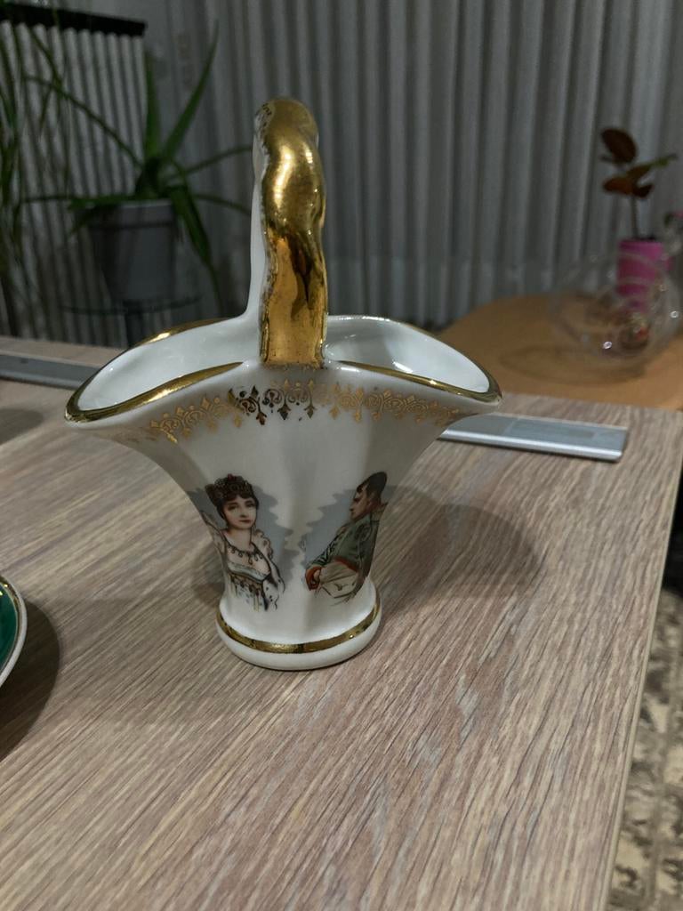 porseleine  mandje met Napoleon en Josephine, Ophalen of Verzenden, Zo goed als nieuw