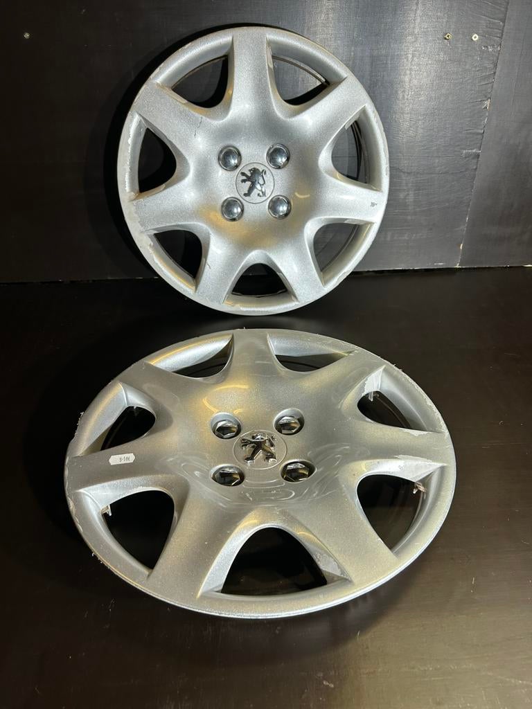 2 wieldoppen Peugeot 307.308,207,207.208 partner 15", Ophalen of Verzenden, Gebruikt
