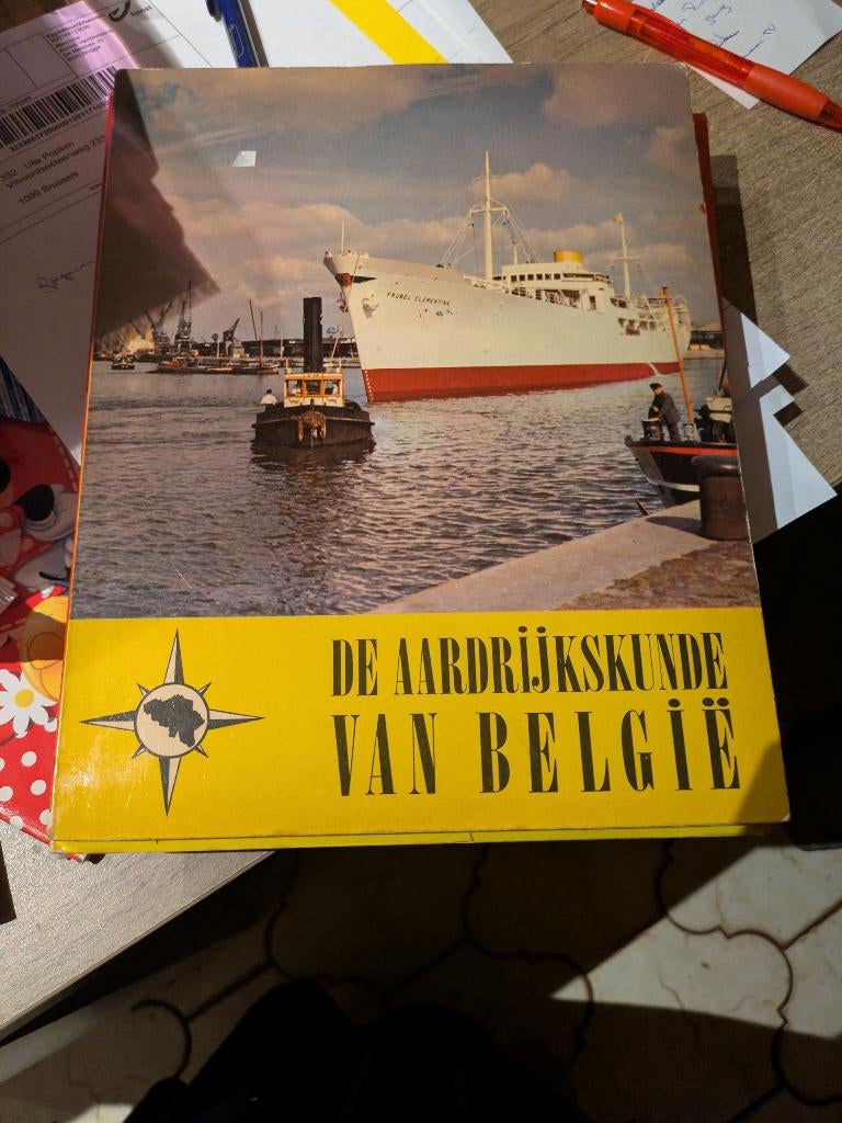 De aardrijkskunde van belgie, Boeken, Prentenboeken en Plaatjesalbums, Ophalen of Verzenden, Zo goed als nieuw, Prentenboek