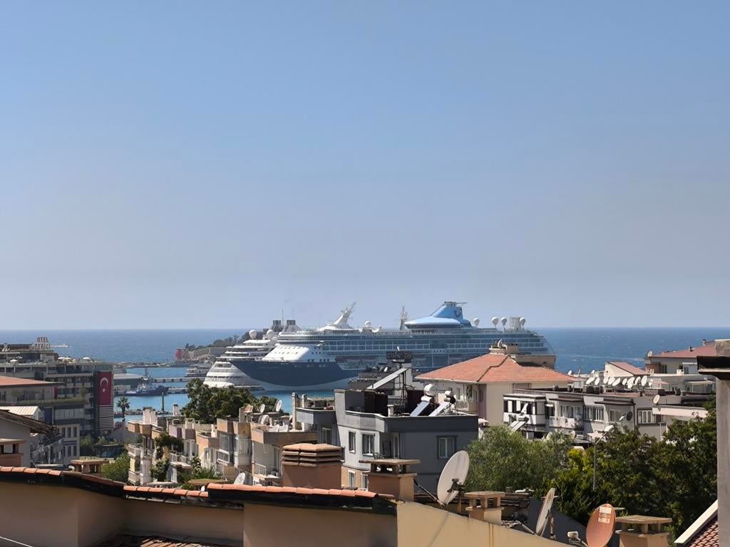 Villa 4+1 à vendre à Kuşadası, très proche de la mer, Ville, Maison d'habitation, 4 pièces, Kuşadası