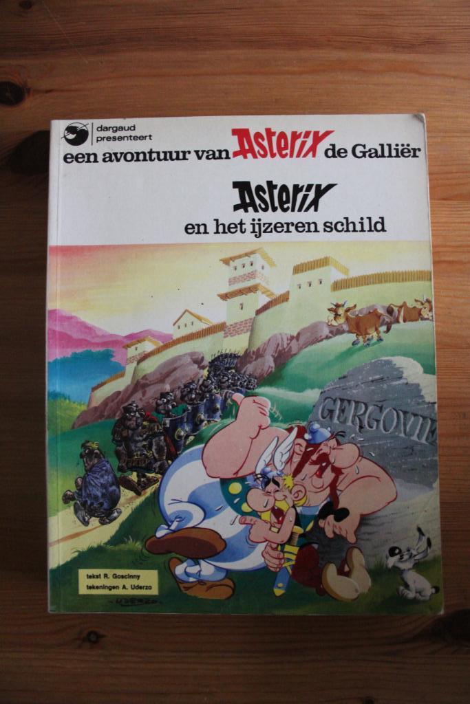 Asterix                (dargaud), Boeken, Gelezen, Ophalen of Verzenden, Goscinny - Uderzo, Meerdere stripboeken
