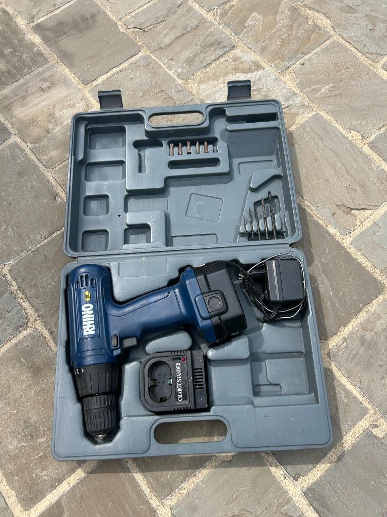 BOORMACHINE OP BATTERIJ, Doe-het-zelf en Bouw, Ophalen, Gebruikt, Boormachine