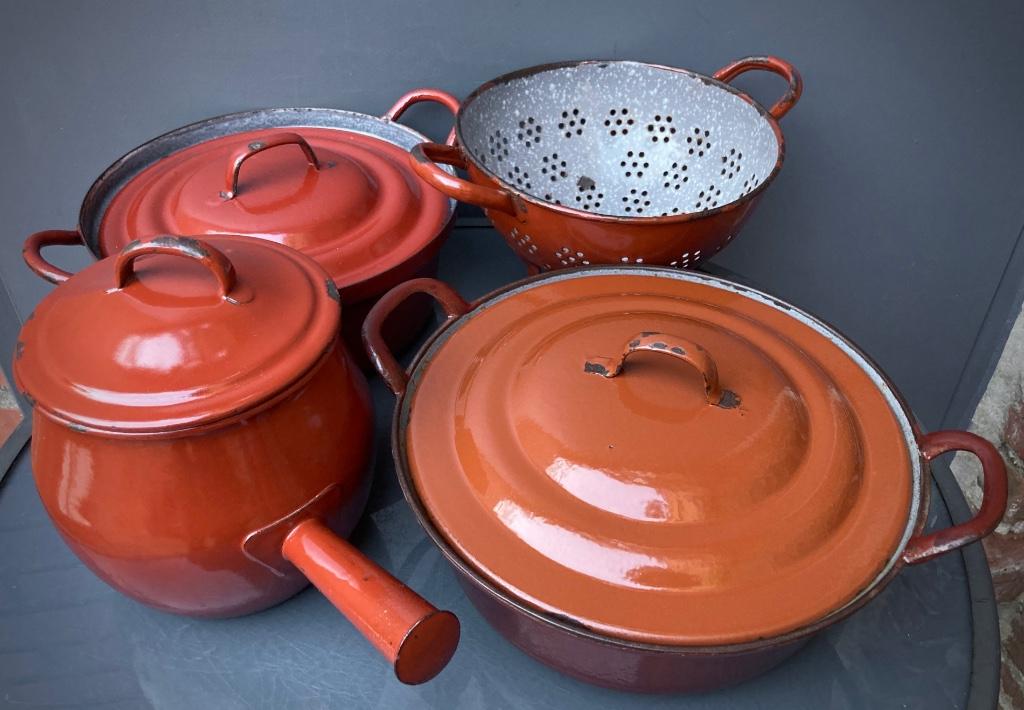 Vintage geëmailleerde gietijzeren set, Gebruikt, Gietijzer, Overige typen, Ophalen of Verzenden