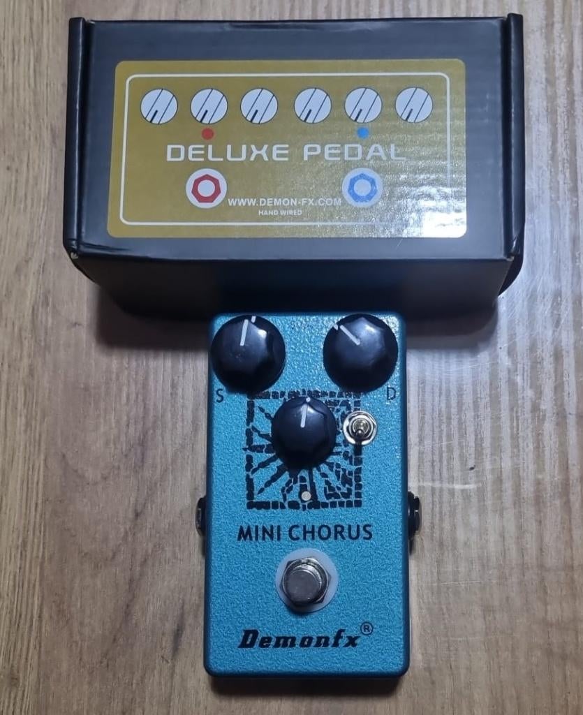 Diverse pedalen, Muziek en Instrumenten, Effecten, Zo goed als nieuw, Chorus, Delay of Echo, Distortion, Overdrive of Fuzz, Reverb