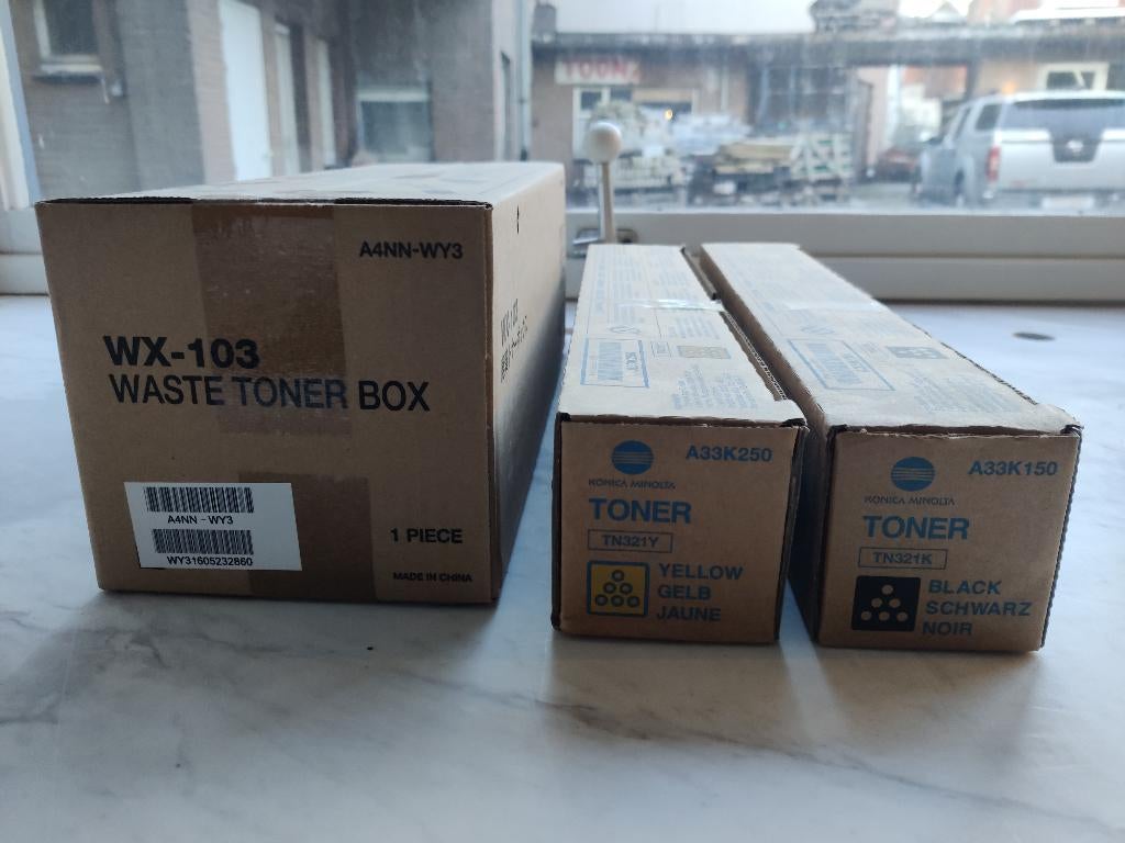 Konica Minolta-Lot van: WasteBox, Toner geel+zwart - NIEUW, Ophalen of Verzenden, Nieuw, Toner, Konica Minolta