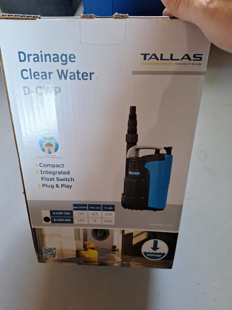 Aspirateur/pompe submersible Tallas D-CWP 600, Jardin & Terrasse, Pompes à eau, Enlèvement, Pompe à eaux claires