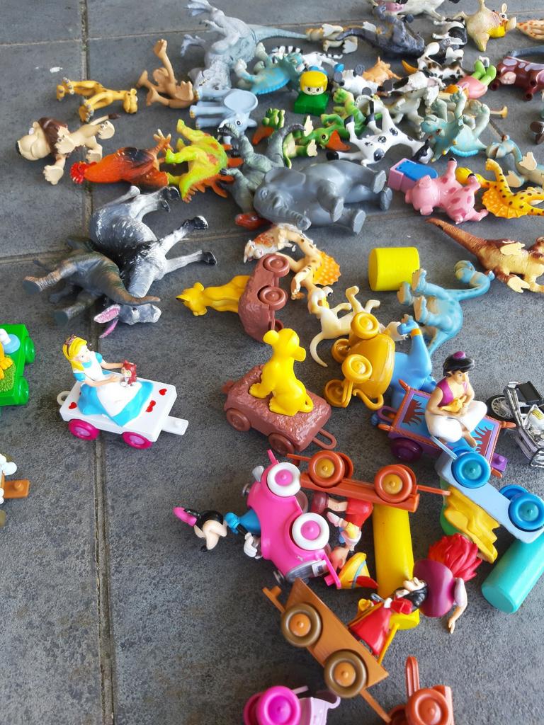 Kinderspeelgoed vooral dieren allerlei, Enlèvement, Comme neuf