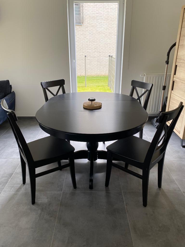 Table Ikea INGATORP + 4 chaises INGOLF, noir, 110/155 cm, Maison & Meubles, Salles à manger complètes, Utilisé, 4 à 6 chaises