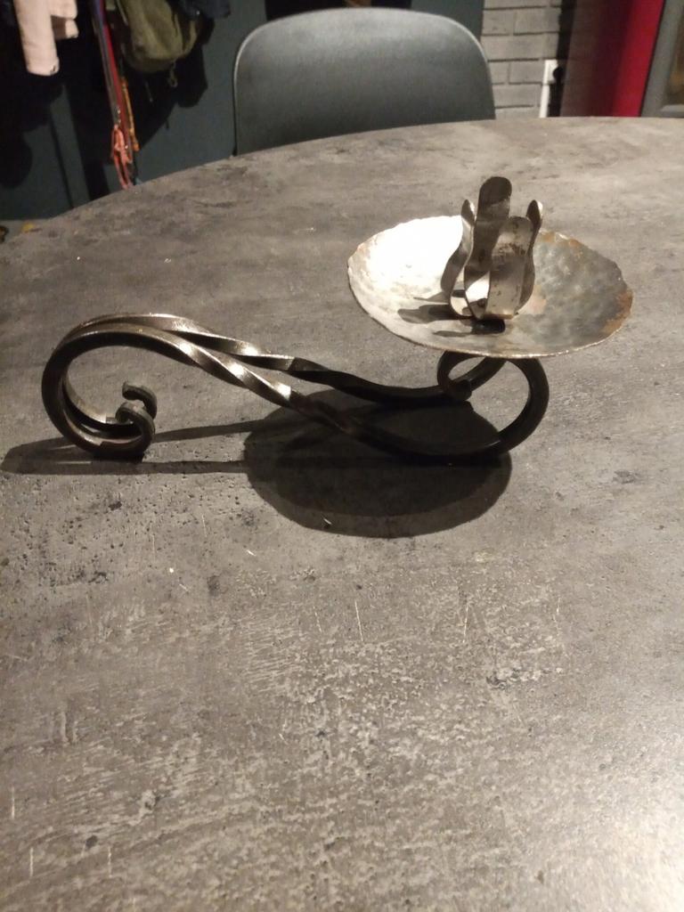 Fait main bougeoir en fer forgé, Antiquités & Art, Enlèvement ou Envoi
