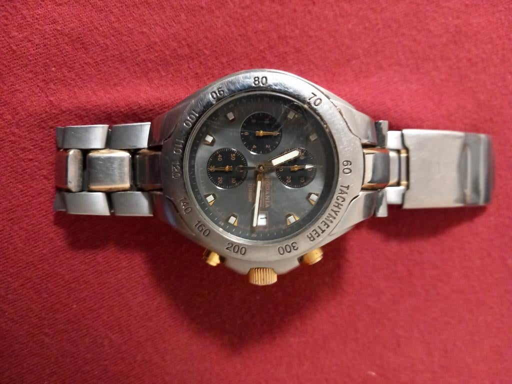 RODANIA HERENUURWERK MET TACHYMETER IN ORIGINELE VERPAKKING, Handtassen en Accessoires, Horloges | Heren, Ophalen, Zo goed als nieuw