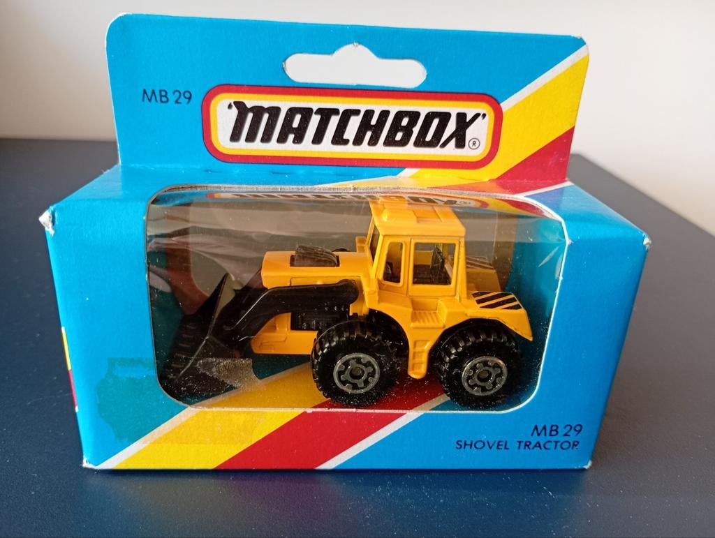 Matchbox MB29 Shovel Tractor in doosje, Hobby en Vrije tijd, Modelauto's | Overige schalen, Ophalen of Verzenden