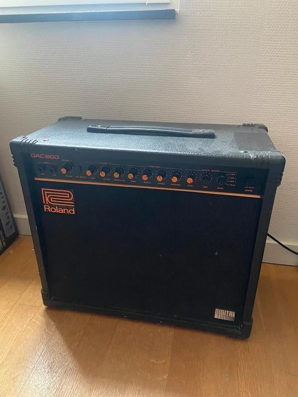 ZELDZAME Roland DAC 80-D gitaarversterker, Ophalen of Verzenden, Gebruikt, Gitaar, 50 tot 100 watt