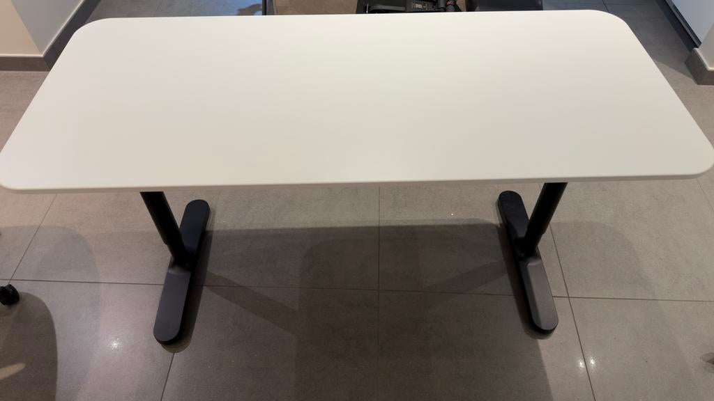 BEKANT Bureau wit 140x60, Maison & Meubles, Enlèvement, Comme neuf