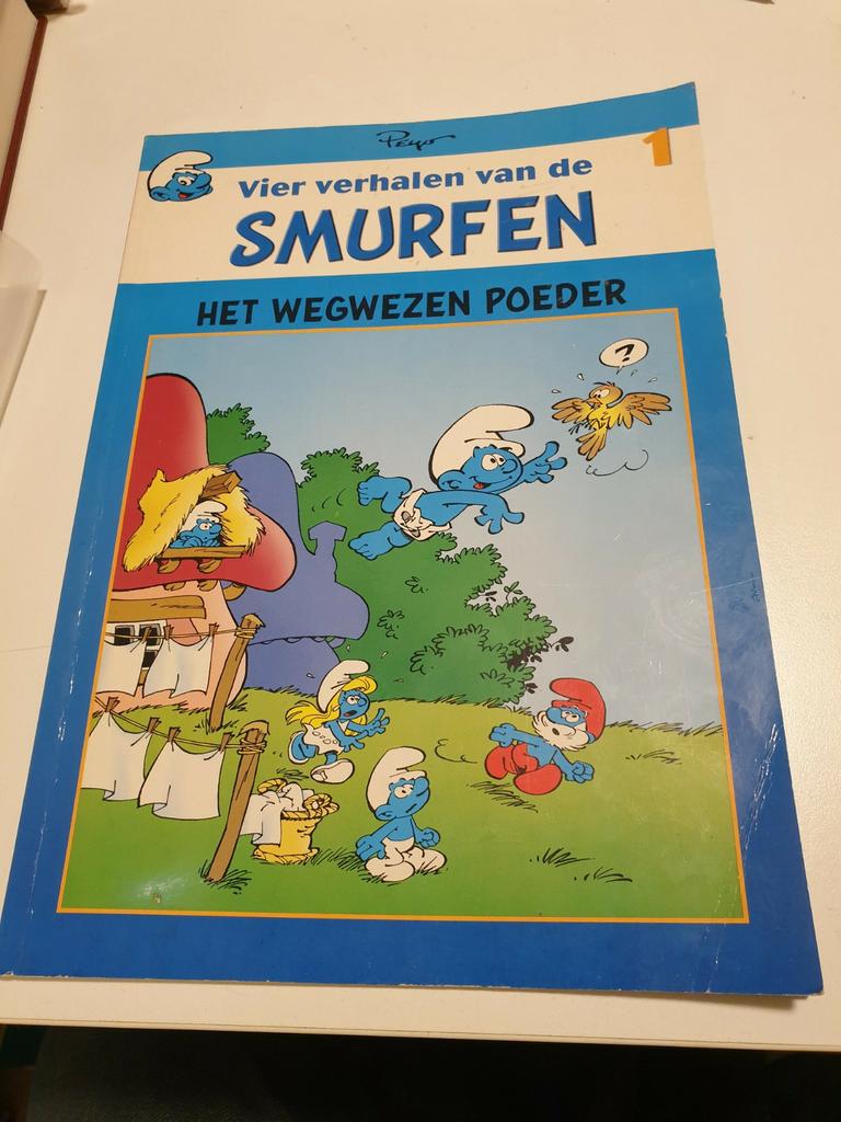 Vier verhalen van de SMURFEN DEEL 1 Het wegwezen poeder 2001, Boeken, Stripverhalen, Ophalen of Verzenden, Zo goed als nieuw, Peyo