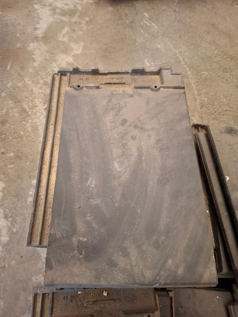 Tuiles  koramic nueva noir, Bricolage & Construction, Tuiles, Pierre ou Argile, Comme neuf, Enlèvement