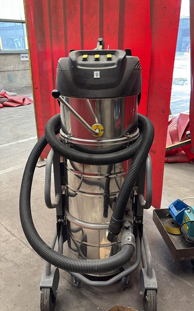 Aspirateur industriel KARCHER, Enlèvement ou Envoi