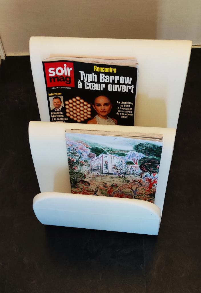 Tijdschriftenhouder; Viadurini design krantenhouder, Huis en Inrichting, Woonaccessoires | Krantenbakken en Lectuurbakken, Ophalen